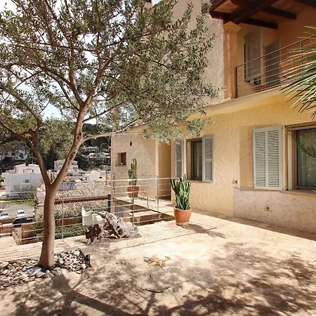 Nuria Apartment